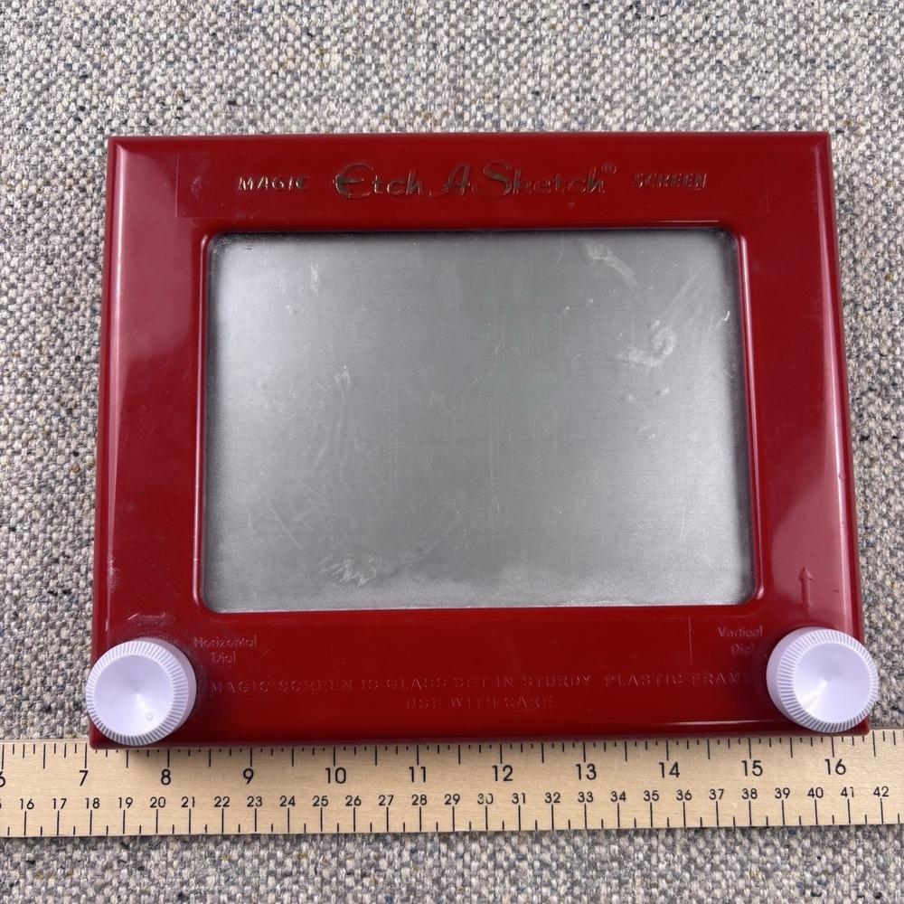 Spin Master Etch-A-Sketch Magic Screen Toy Classic Red Retro Drawing 33700
